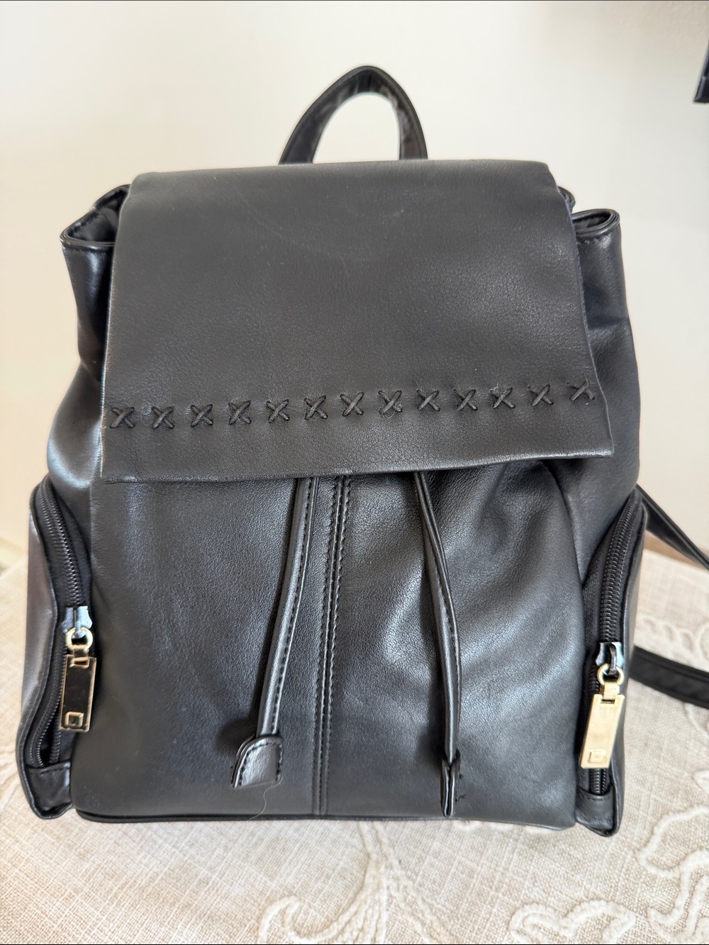 Liz Claiborne Black Leather w/Flap Stitch Accent Drawstring Sling/Backpack Bag